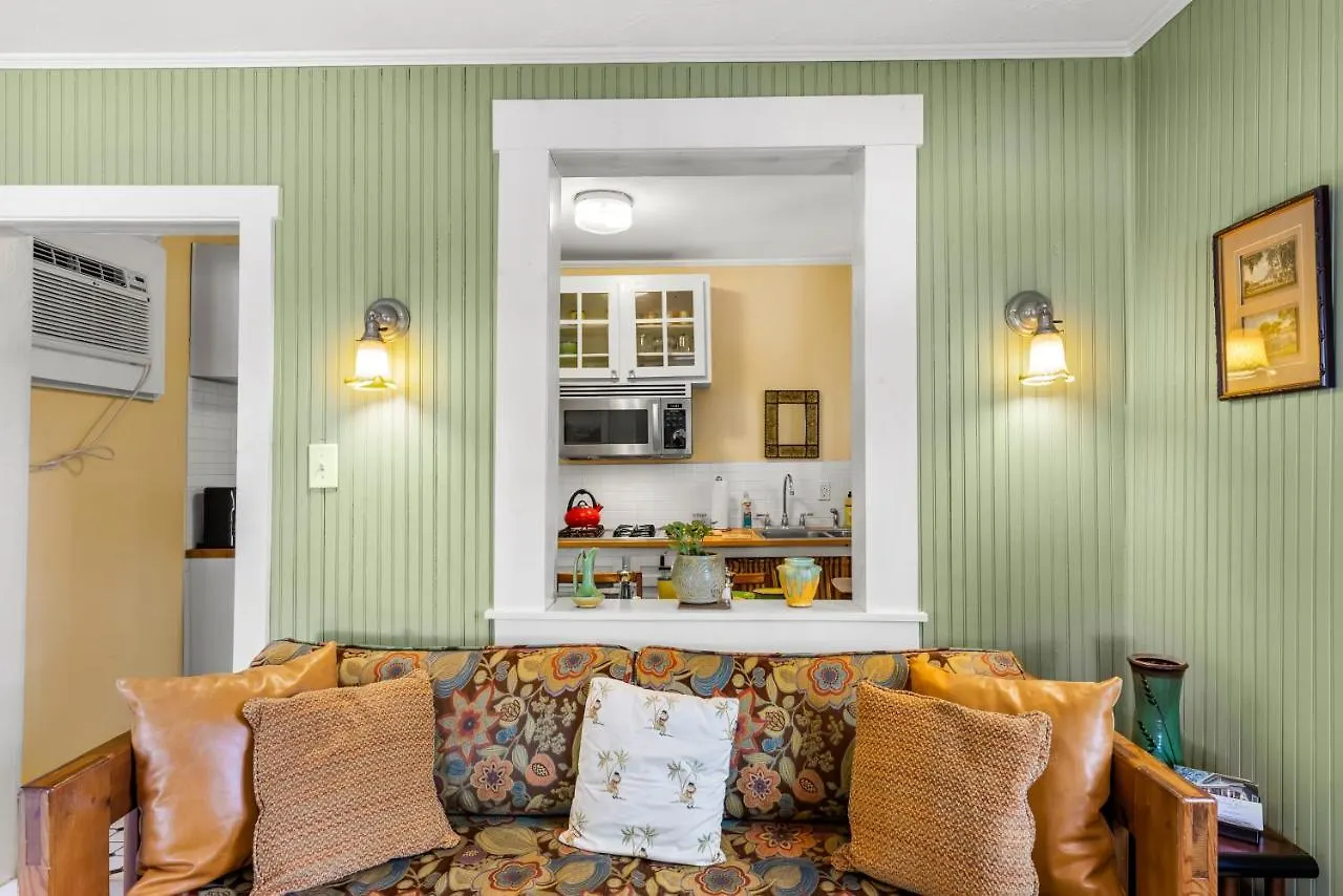 Charming 1923 Cottage At Erehwon Retreat Tampa